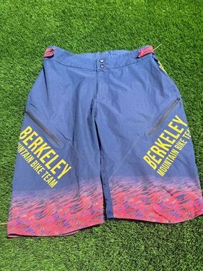 Hyperthreads Berkeley Mountain Bike Team MTB shorts men’s Medium